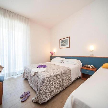 Hotel Taormina Riccione Exteriör bild
