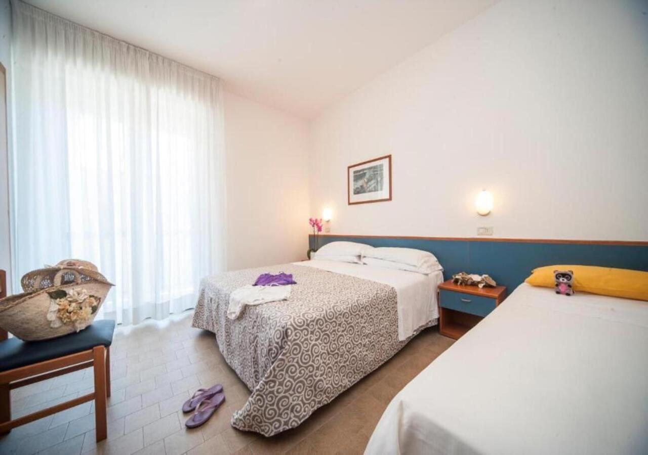 Hotel Taormina Riccione Exteriör bild