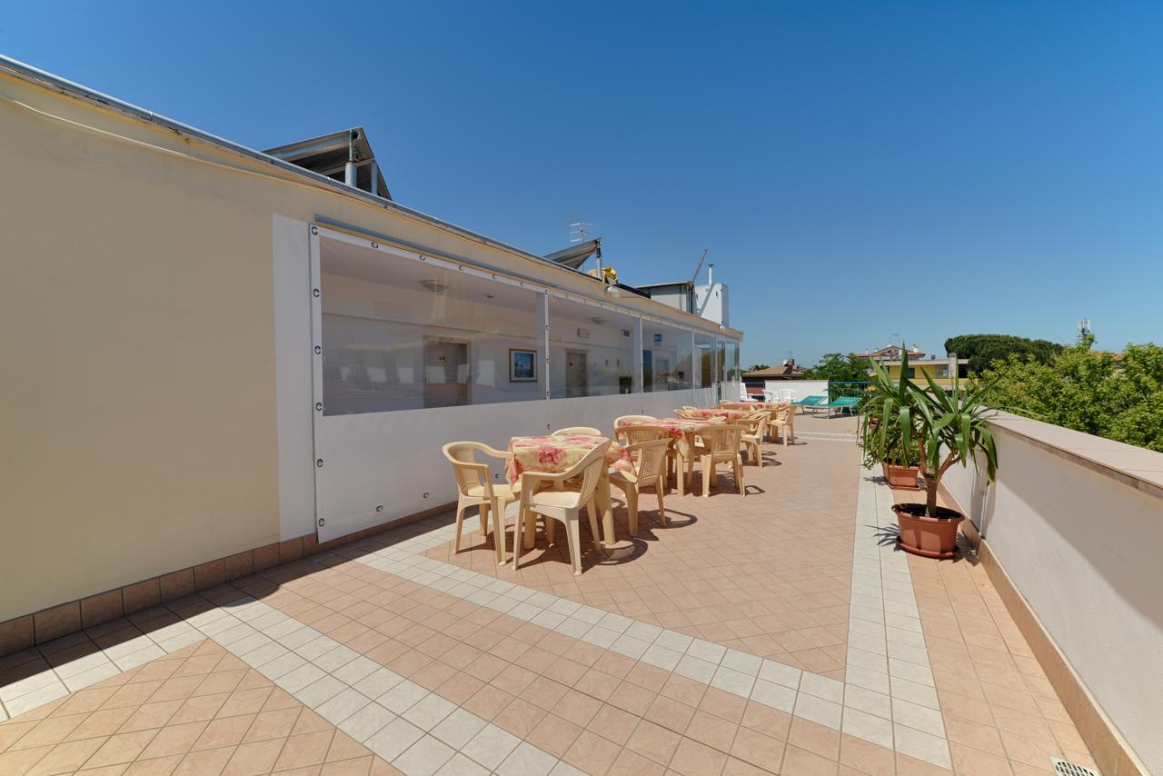 Hotel Taormina Riccione Exteriör bild