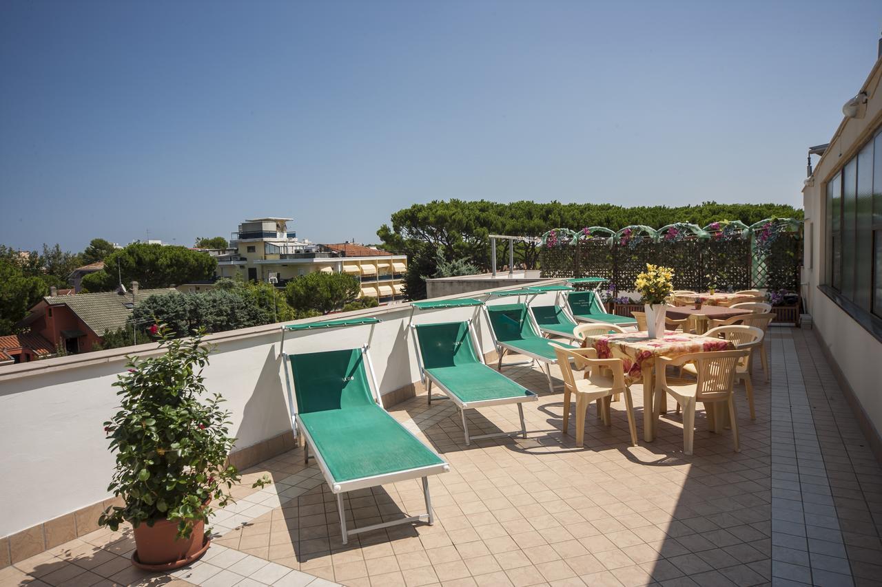 Hotel Taormina Riccione Exteriör bild