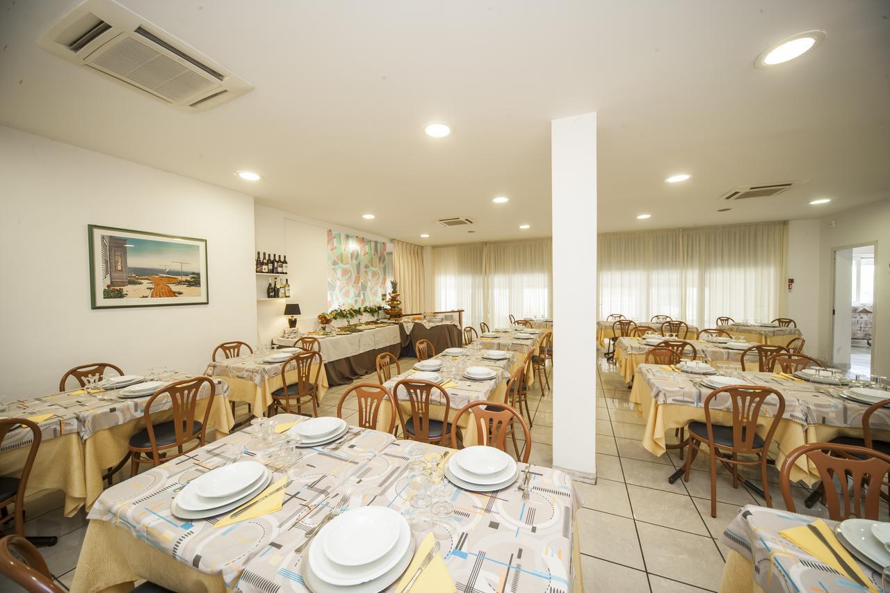 Hotel Taormina Riccione Exteriör bild