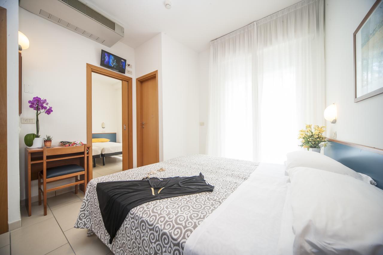 Hotel Taormina Riccione Exteriör bild