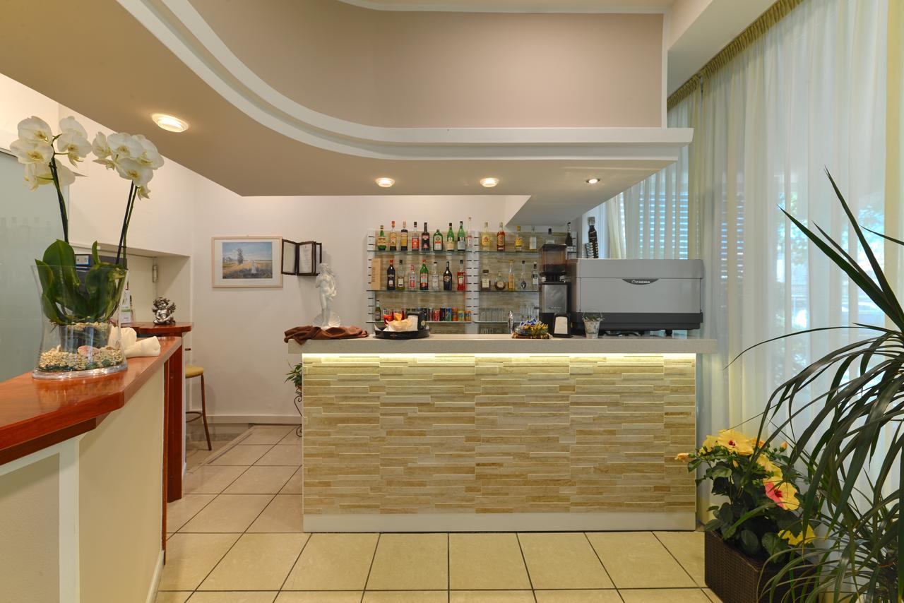 Hotel Taormina Riccione Exteriör bild