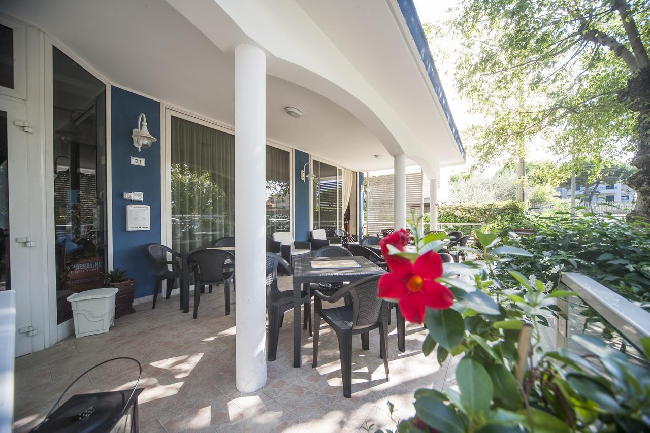 Hotel Taormina Riccione Exteriör bild